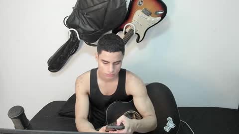 Snapshot of zenhzu chatting on December 2024 07:18:02 PM zenzhu online show from December 2024 07:18:02 PM