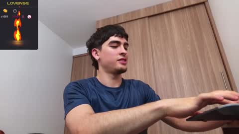 Snapshot of zenn_rush chatting on December 2024 03:39:01 PM Zenn online show from December 2024 03:39:01 PM