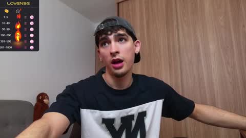 Snapshot of zenn_rush chatting on December 2024 11:17:01 AM Zenn online show from December 2024 11:17:01 AM