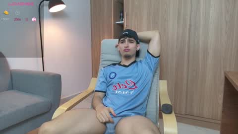 Snapshot of zenn_rush chatting on February 2025 12:44:02 PM Zenn online show from February 2025 12:44:02 PM