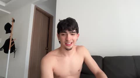 Snapshot of zenn_rush chatting on October 2025 02:49:01 PM Zenn online show from October 2025 02:49:01 PM