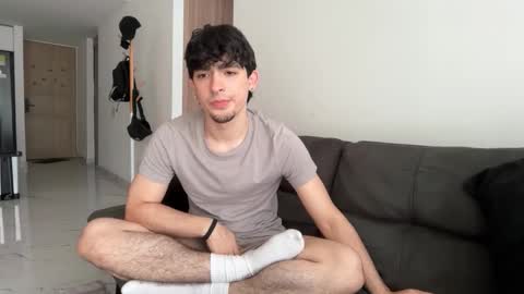 Snapshot of zenn_rush chatting on November 2025 01:45:01 PM Zenn online show from November 2025 01:45:01 PM