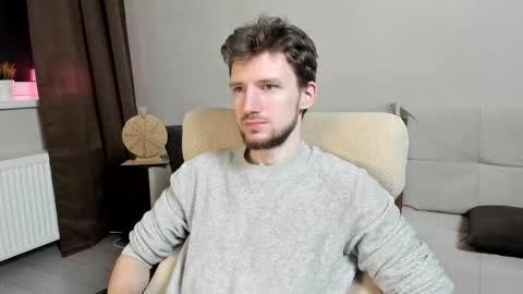 Andrew online show from November 2025 04:40:02 AM