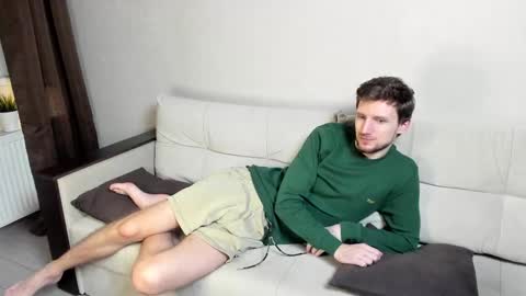 Andrew online show from December 2025 07:53:01 PM