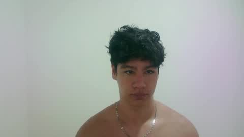 zeus_183 online show from May 2026 09:02:01 AM