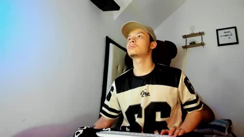 Snapshot of zeusjeff chatting on October 2025 02:11:02 AM zeus online show from October 2025 02:11:02 AM