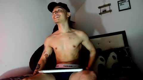 Snapshot of zeusjeff chatting on November 2025 06:21:01 PM zeus online show from November 2025 06:21:01 PM