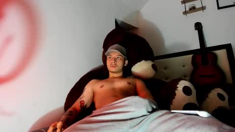 Snapshot of zeusjeff chatting on December 2025 08:29:01 PM zeus online show from December 2025 08:29:01 PM