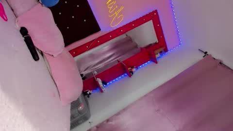 Snapshot of zeuss_x chatting on December 2025 10:30:02 PM Aisha Alejandra Rosse Deus online show from December 2025 10:30:02 PM
