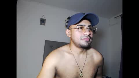 zeussexyhot online show from May 2026 05:58:01 AM