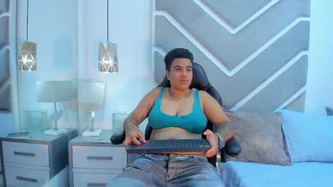 zeussmithh online show from October 2025 01:41:02 PM