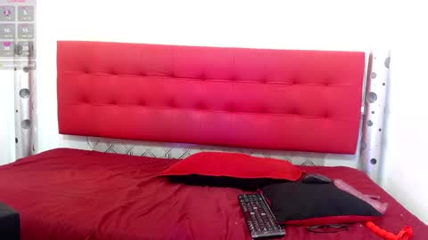 ZHAMIRA  ANDRES online show from February 2025 01:00:01 AM