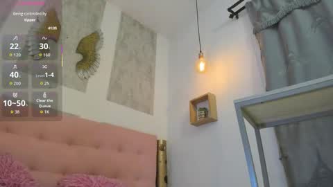 ZHAMIRA  ANDRES online show from September 2025 09:31:02 PM