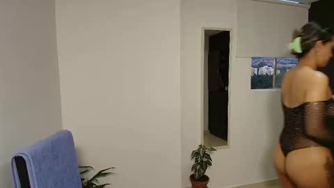 Snapshot of zhara_11 chatting on November 2025 10:59:02 AM Zhara online show from November 2025 10:59:02 AM