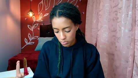 Zia Green online show from January 2025 12:03:02 PM