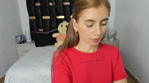 Snapshot of ziataylor chatting on February 2025 12:46:01 AM ziataylor online show from February 2025 12:46:01 AM