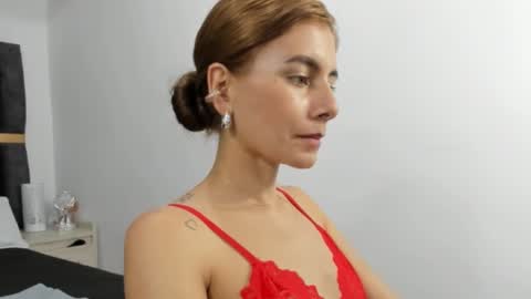 Snapshot of ziataylor chatting on February 2025 10:32:02 PM ziataylor online show from February 2025 10:32:02 PM