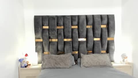 Snapshot of ziataylor chatting on February 2025 12:03:01 AM ziataylor online show from February 2025 12:03:01 AM