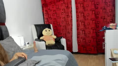 Snapshot of ziataylor chatting on March 2025 01:37:02 AM ziataylor online show from March 2025 01:37:02 AM