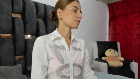 Snapshot of ziataylor chatting on March 2025 09:42:02 PM ziataylor online show from March 2025 09:42:02 PM