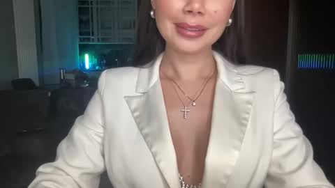 Nensi online show from November 2025 06:43:01 PM