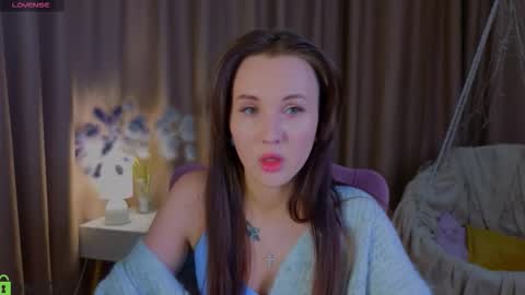 Snapshot of zlata__fox chatting on October 2025 05:12:02 PM Zlata Mon Tue Thu Fri Sun Sa GMT 3 0000pm - 0600pm online show from October 2025 05:12:02 PM