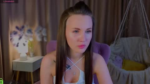 Snapshot of zlata__fox chatting on October 2025 05:00:01 PM Zlata Mon Tue Thu Fri Sun Sa GMT 3 0000pm - 0600pm online show from October 2025 05:00:01 PM