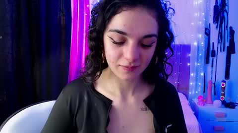 Snapshot of zoe_0111 chatting on December 2024 02:02:01 PM zoe_0111 online show from December 2024 02:02:01 PM