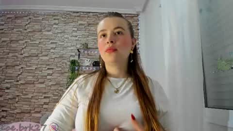 Snapshot of zoe_brk chatting on June 2026 08:16:02 AM zoe brk online show from June 2026 08:16:02 AM