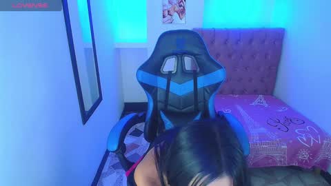 Z O E online show from January 2025 08:53:01 PM