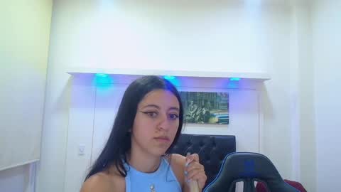 Z O E online show from February 2025 05:07:02 PM