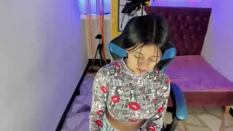 Z O E online show from October 2025 09:48:02 PM