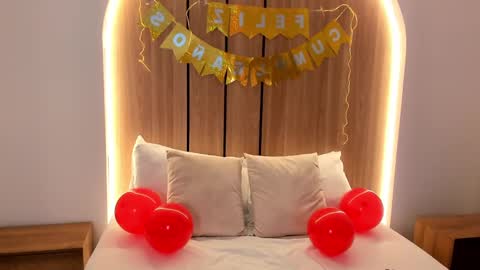 Zoe  online show from November 2025 12:26:01 PM