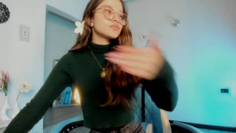 Snapshot of zoe_dear chatting on May 2026 02:14:01 PM zoe_dear online show from May 2026 02:14:01 PM