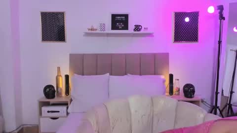 Zoe Gruber online show from October 2025 09:15:01 PM