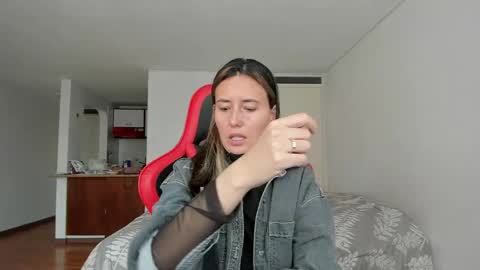 Snapshot of zoe_jeane_beker chatting on March 2026 08:31:01 PM ZOE online show from March 2026 08:31:01 PM