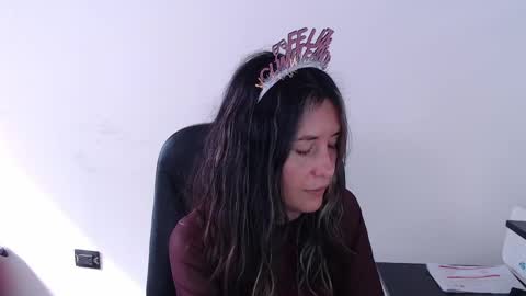 Snapshot of zoe_jeane_beker chatting on April 2026 08:50:01 PM ZOE online show from April 2026 08:50:01 PM