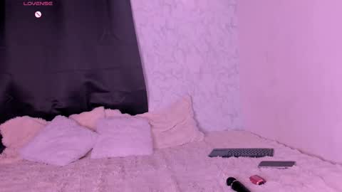 Snapshot of zoe_katz_ chatting on November 2025 11:25:02 PM Zoe online show from November 2025 11:25:02 PM