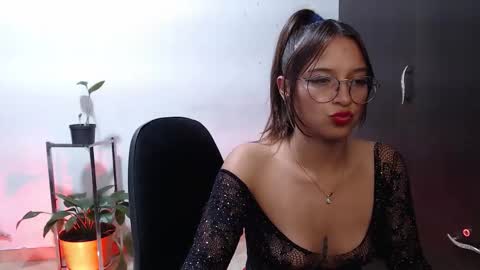 ZOE online show from November 2025 03:53:02 AM