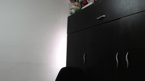 ZOE online show from November 2025 05:05:02 PM