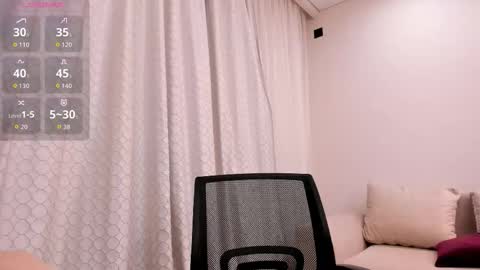 Snapshot of zoe_klarxxx chatting on November 2025 02:39:01 PM Zoe online show from November 2025 02:39:01 PM