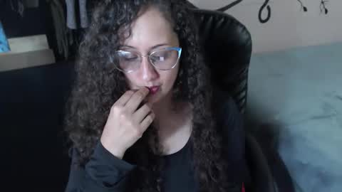 Snapshot of zoe_koller chatting on May 2026 04:01:01 PM Zoe Koller online show from May 2026 04:01:01 PM