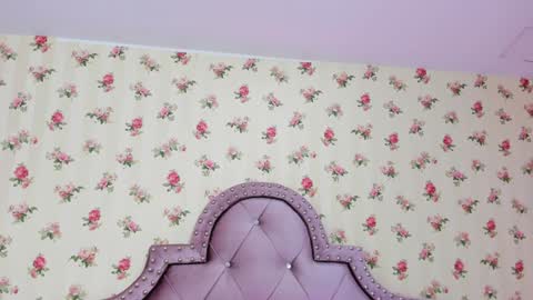 Snapshot of zoe_kravitx chatting on December 2024 08:56:01 AM CAMILA online show from December 2024 08:56:01 AM