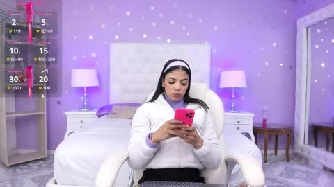 Snapshot of zoe_kravitx chatting on February 2025 04:47:01 AM CAMILA online show from February 2025 04:47:01 AM