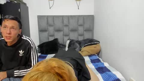 Snapshot of zoe_painn chatting on October 2025 02:12:02 AM She Zoe He Painn online show from October 2025 02:12:02 AM