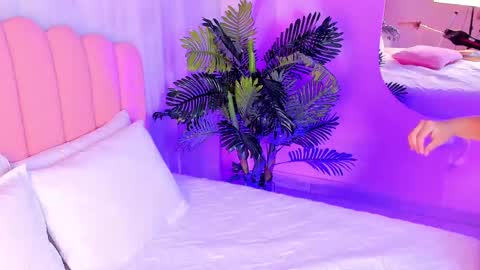 Snapshot of zoe_rivers chatting on February 2025 06:10:02 PM Zoe online show from February 2025 06:10:02 PM