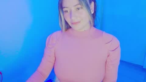 Snapshot of zoe_sexy69 chatting on December 2025 06:18:01 AM ZOE online show from December 2025 06:18:01 AM