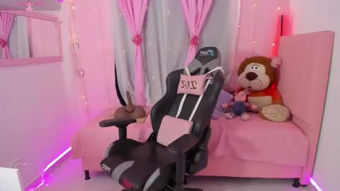 zoe_sullivan_ online show from September 2025 02:41:02 PM