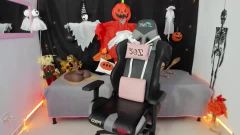 zoe_sullivan_ online show from October 2025 09:15:01 AM