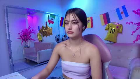 Snapshot of zoe_swan chatting on July 2026 11:27:01 AM Zoe online show from July 2026 11:27:01 AM